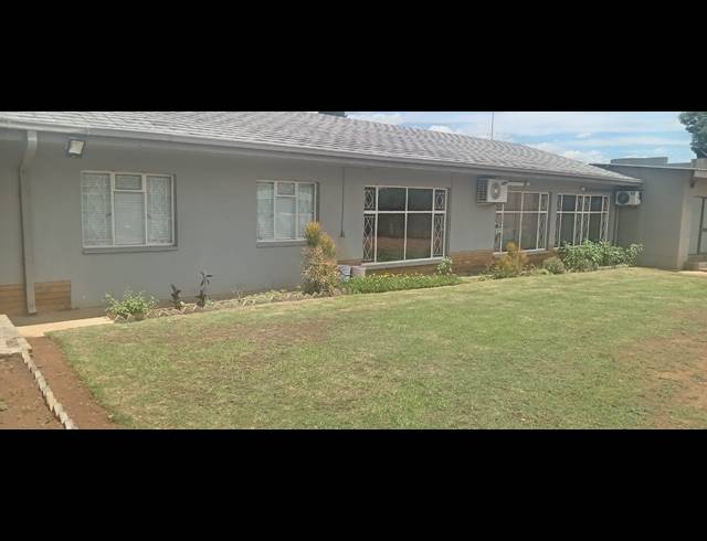 380M² OFFICE FOR SALE IN FLAMWOOD